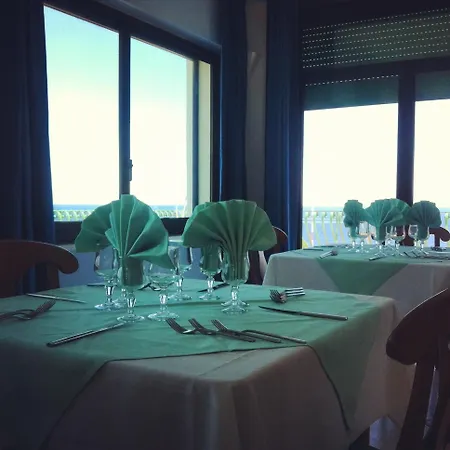 Hotel Bellevue Del Golfo & 3*